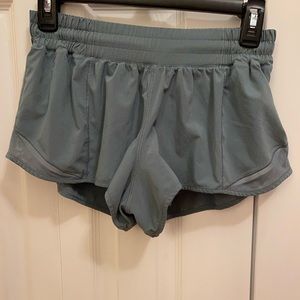 Lululemon Hotty Hot Shorts 2.5”